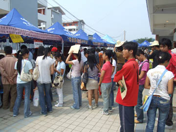 意、社会认同为目标做好雁山校区迎新工作--学