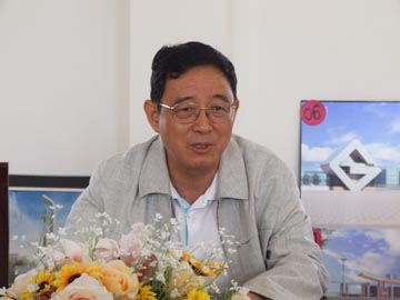 自治区人大副主任邱石元考察学院雁山新校区