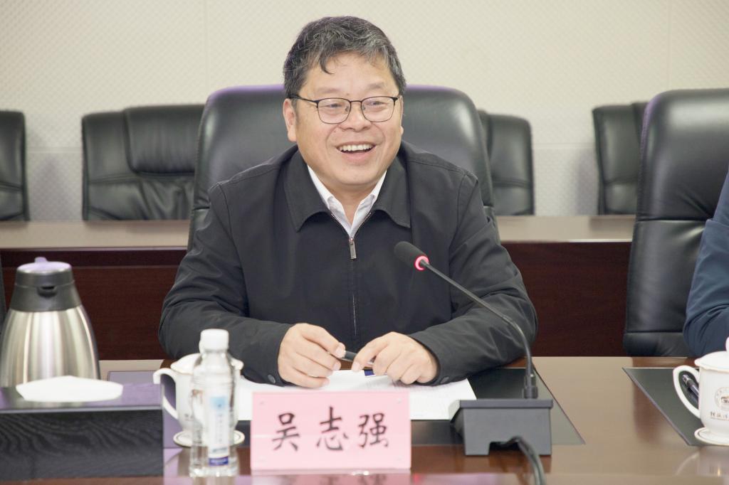 南宁学院党委副书记、副校长韦粤桂一行来访我校