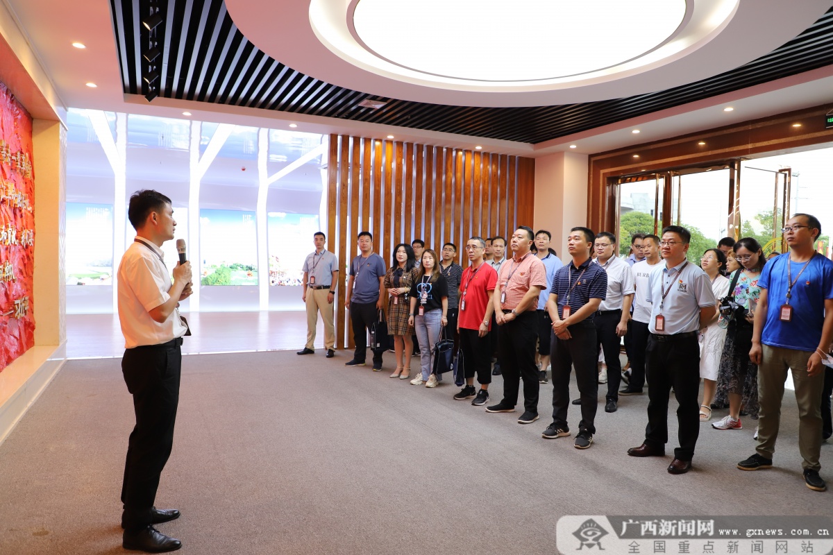 桂林理工大学南宁分校举办领导干部、党支部书记培训班