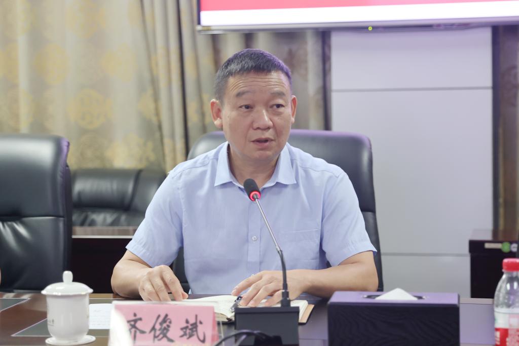 学校召开承办首届广西高校党务工作者基本功大赛筹备工作会