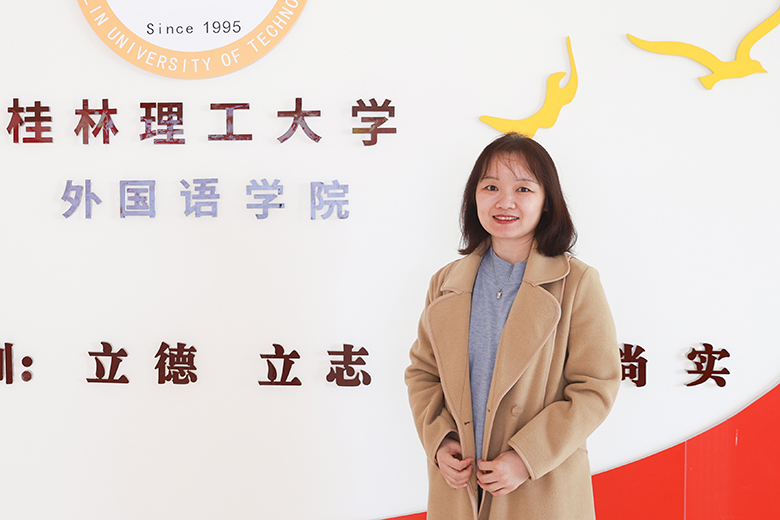 【庆祝“三八”妇女节】淑气芝兰争繁茂，春风桃李洒芬芳——记我校一线女教职工